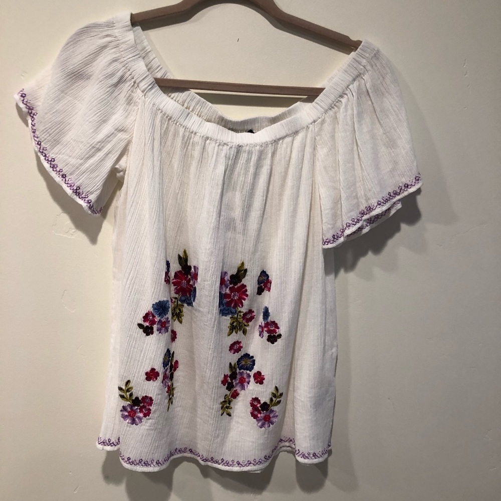 NEW French Connection off-shoulder Floral Top - Picture 2 of 8